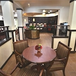 Ashton Gardens Gracious Retirement Living Hawthorn Senior Living Community in Portland, Maine dining room