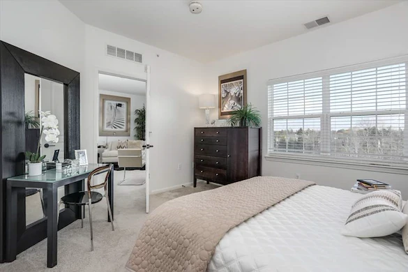 All Seasons West Bloomfield independent living in West Bloomfield, MI, apartment bedroom