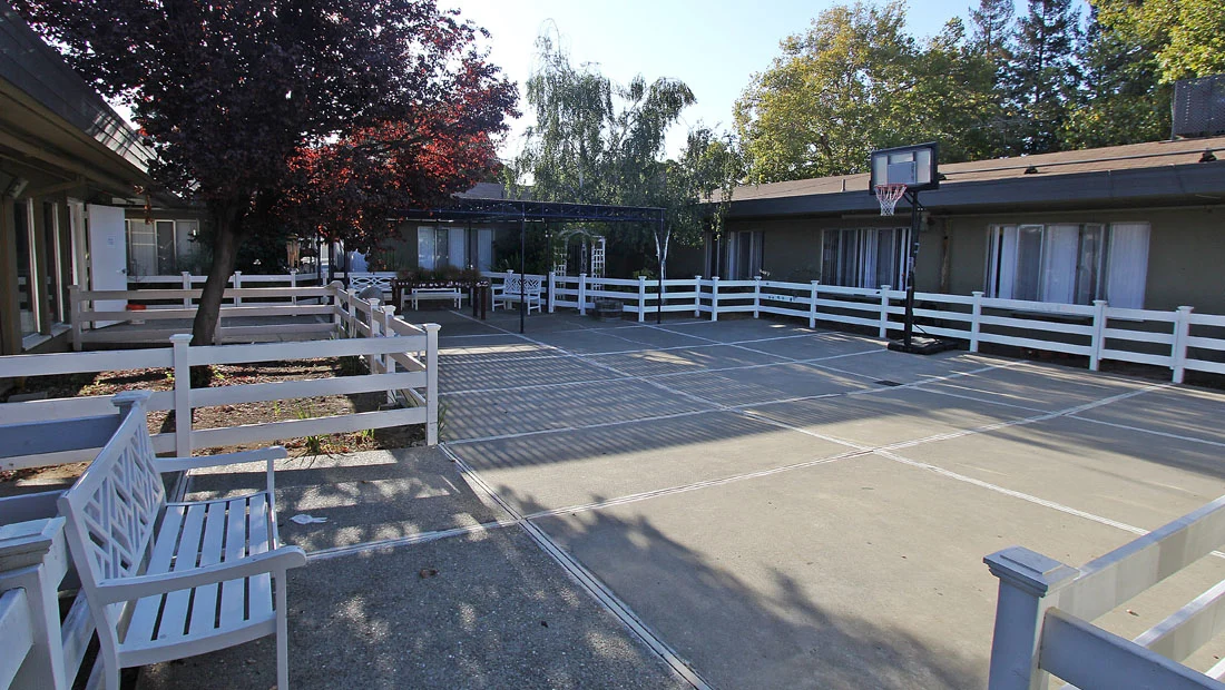 Image of Idylwood Care Center (1)