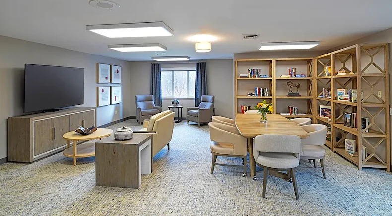 Image of Holiday Valencia Commons (5)