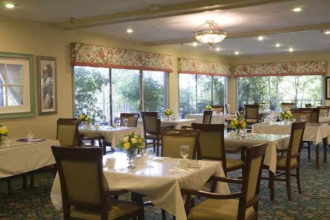 Image of Savant of West Hollywood (3)