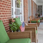 Charter Senior Living of Bowie outdoor sitting area