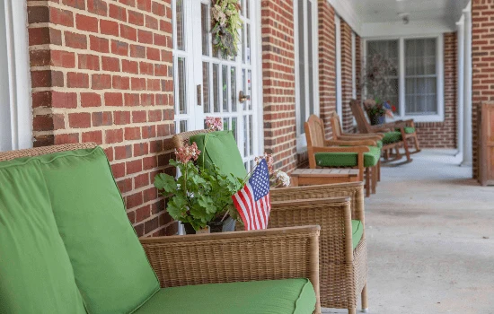 Charter Senior Living of Bowie outdoor sitting area