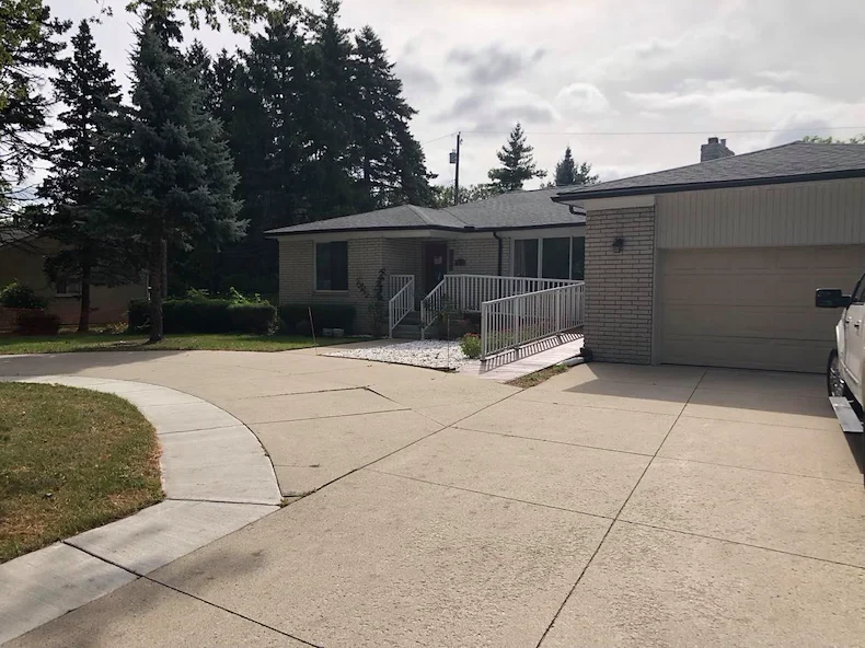 Image of Genesis Senior Living - 13 Mile Warren (2)