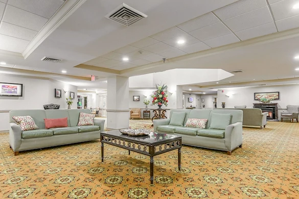 Image of Oakmont Sterling (4)