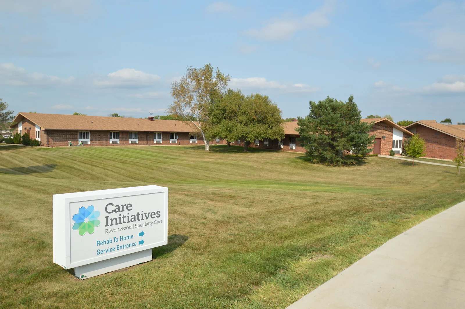 Welcome to Ravenwood Specialty Care in Waterloo, Iowa