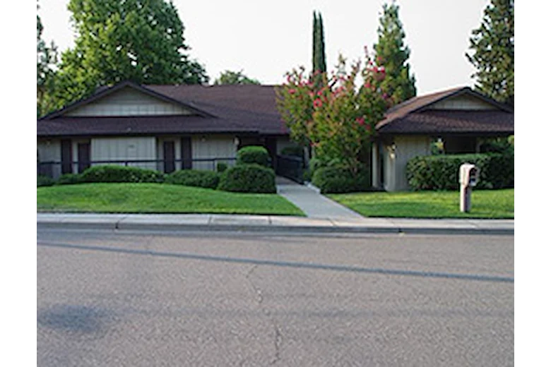 Image of Redding RHF Housing - Cottonwood (2)