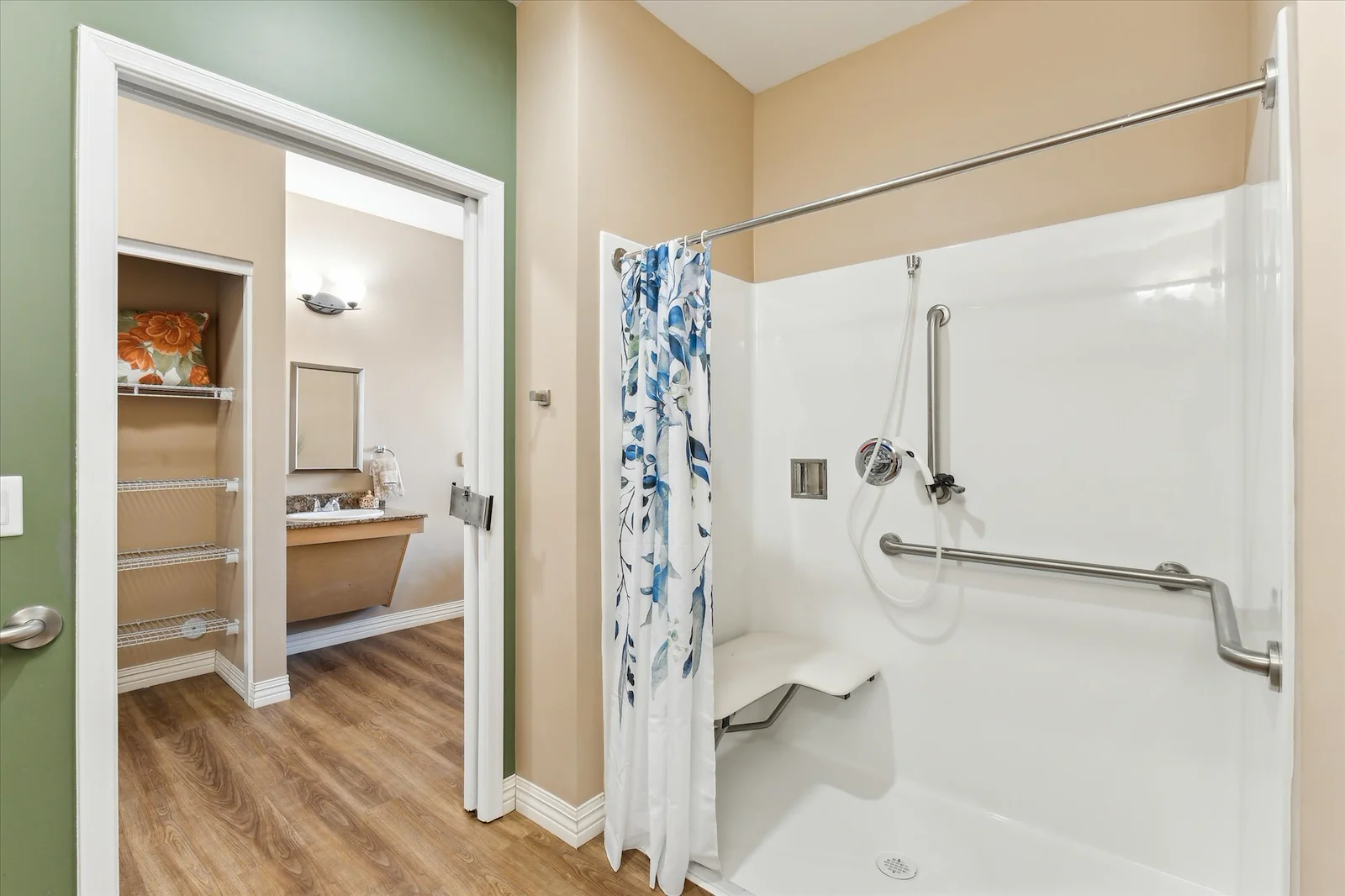 Image of The Oaks (8)