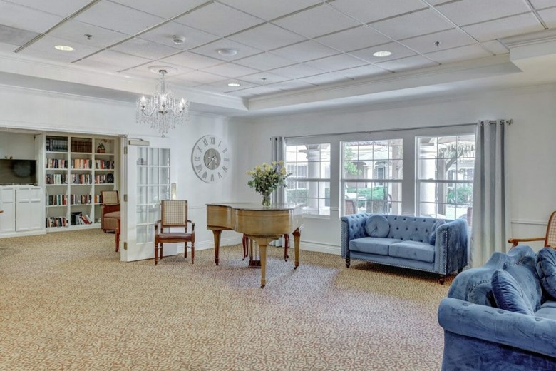 Image of Bayshire Torrey Pines Senior Living (8)