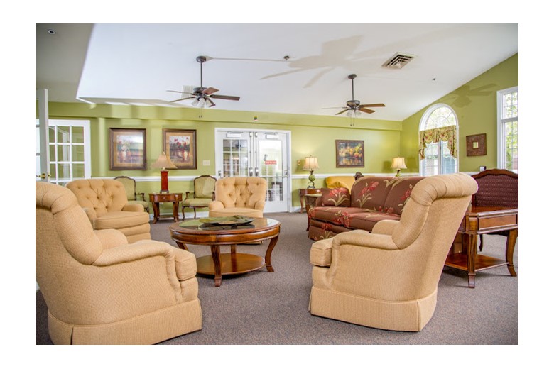 Image of Riverside Lifelong Health & Rehab Smithfield (6)