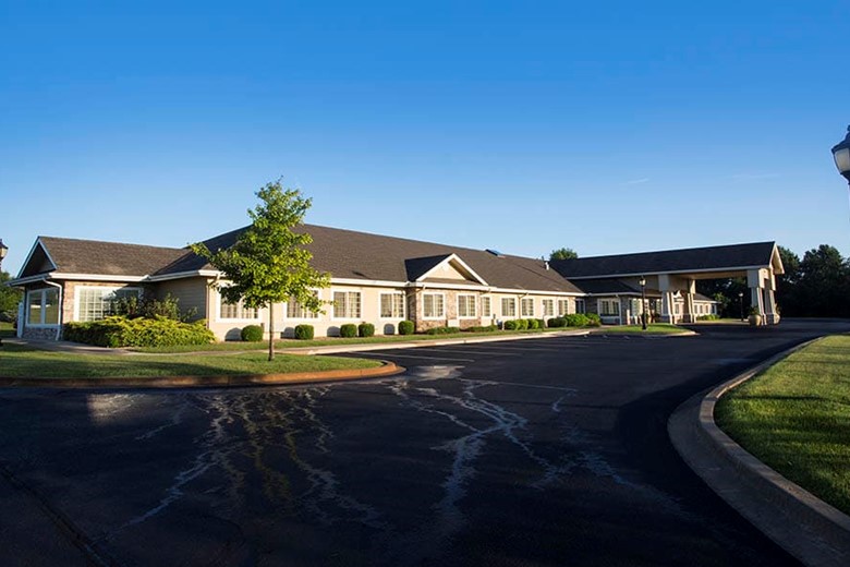 Image of Amber Glen Alzheimer's Care Center (1)