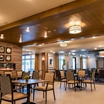 Independent living, assisted living, memory care, and respite care at Broadwell Senior Living – Plymouth in Plymouth, MN, dining room