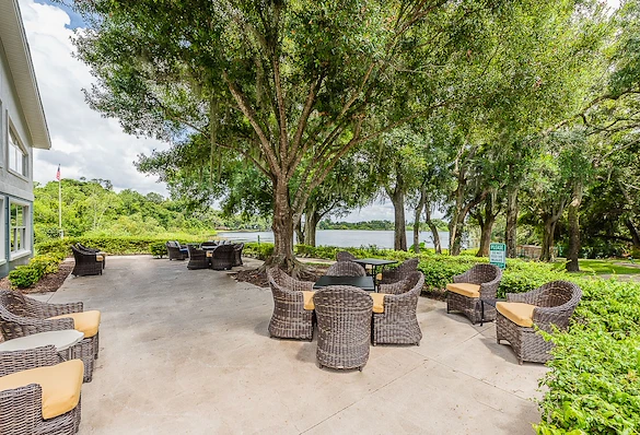 Image of The Colonnade at Beckett Lake (10)