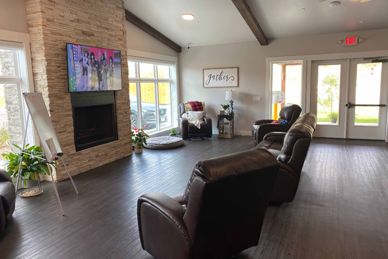 Image of Beehive Homes of Crownridge (8)