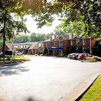 Image of Commonwealth Senior Living at Georgian Manor (2)