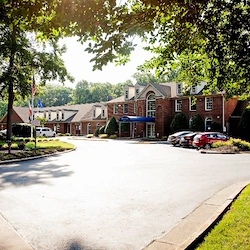 Image of Commonwealth Senior Living at Georgian Manor (2)