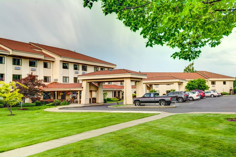 Grande Ronde Retirement Residence Senior Living in La Grande, Oregon front exterior