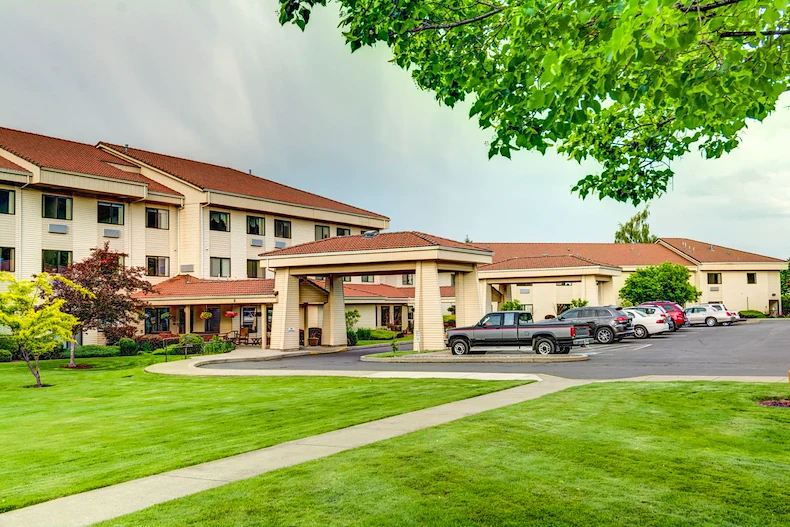 Grande Ronde Retirement Residence senior living community offering independent living, assisted living, and respite care in La Grande, OR, front exterior