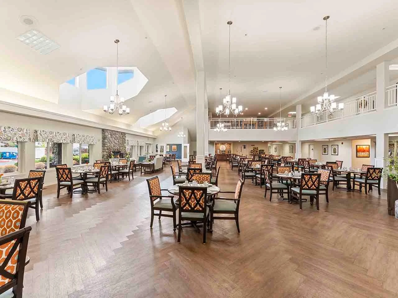 Stone Lodge Gracious Retirement Living Hawthorn Senior independent Living in Bend, Oregon community dining room