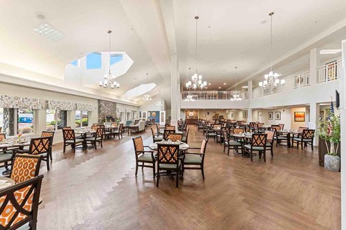 Stone Lodge Gracious Retirement Living Hawthorn Senior independent Living in Bend, Oregon community dining room