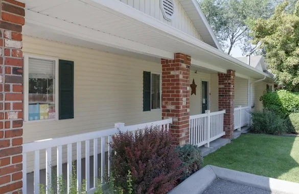 Image of Ashley Manor - Harmony (1)