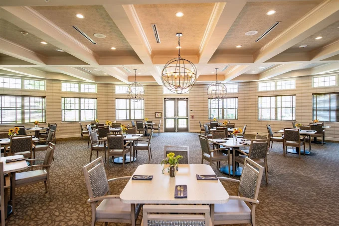 Beachwood Commons by New Perspective in Beachwood, OH, dining room