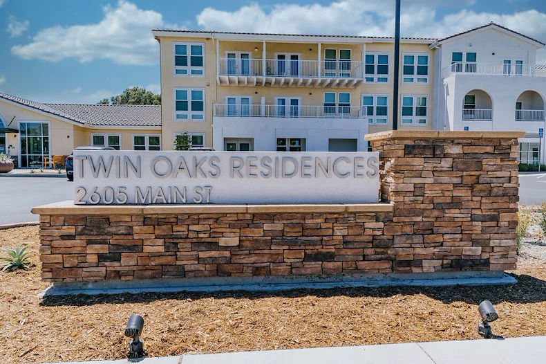 Image of Twin Oaks Senior (2)