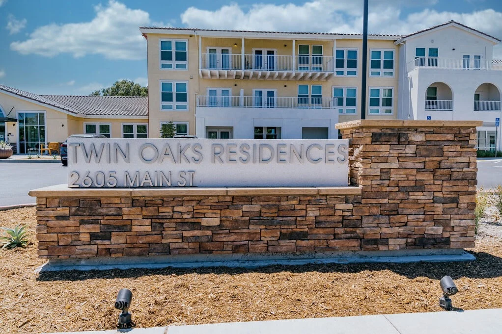 Image of Twin Oaks Senior (2)