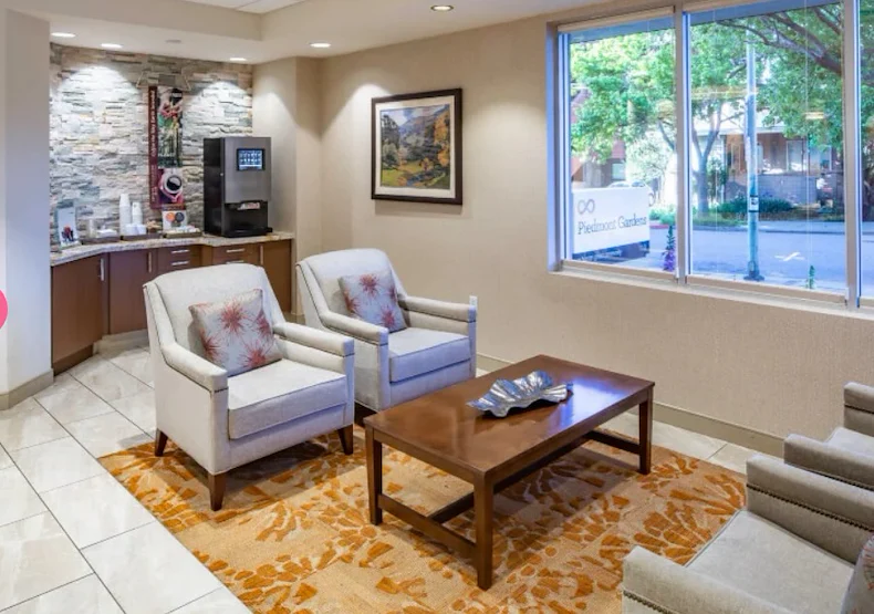 Piedmont Gardens Senior Living in Oakland, CA, visiting area