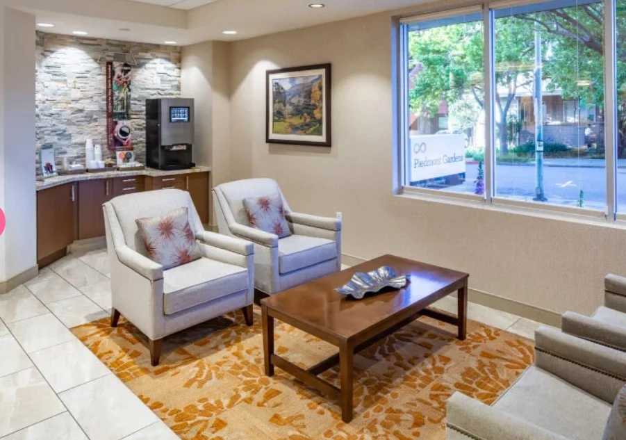 Piedmont Gardens Senior Living in Oakland, CA, visiting area