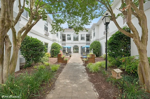 Image of The Phoenix at Johnson Ferry (10)