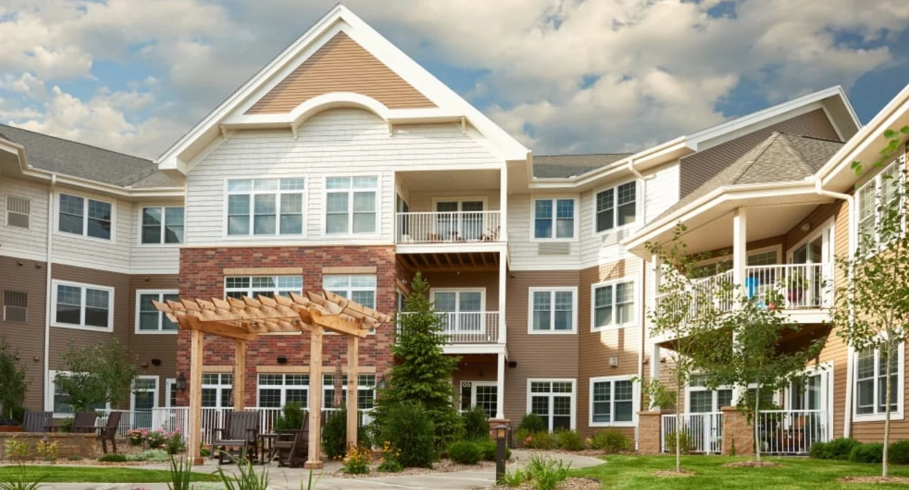 Image of Applewood Pointe of Bloomington at Valley West Cooperative (3)