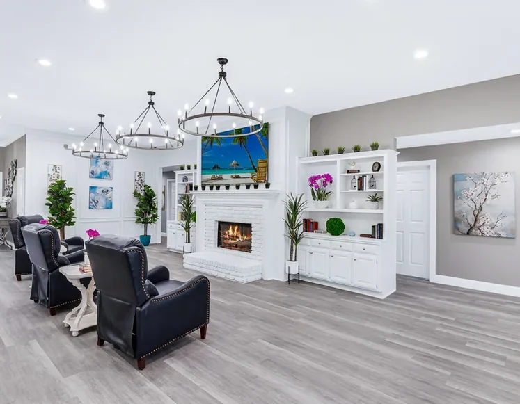 Image of Silver Leaf Allen (6)