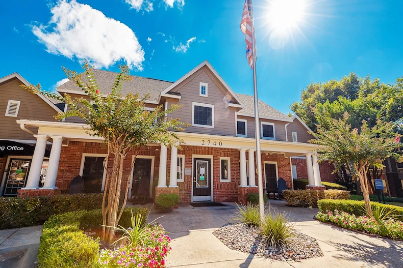 Image of Residence at the Oaks (1)