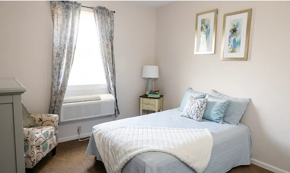 Image of Commonwealth Senior Living at Front Royal (4)