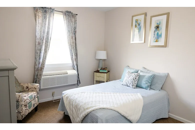 Image of Commonwealth Senior Living at Front Royal (4)