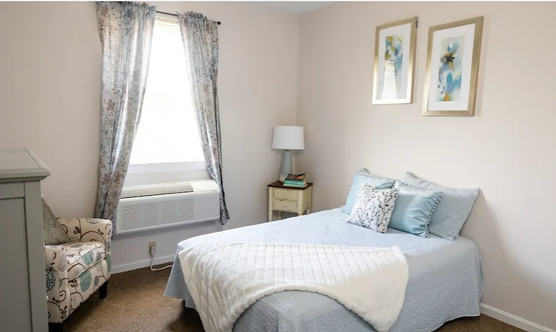 Image of Commonwealth Senior Living at Front Royal (4)