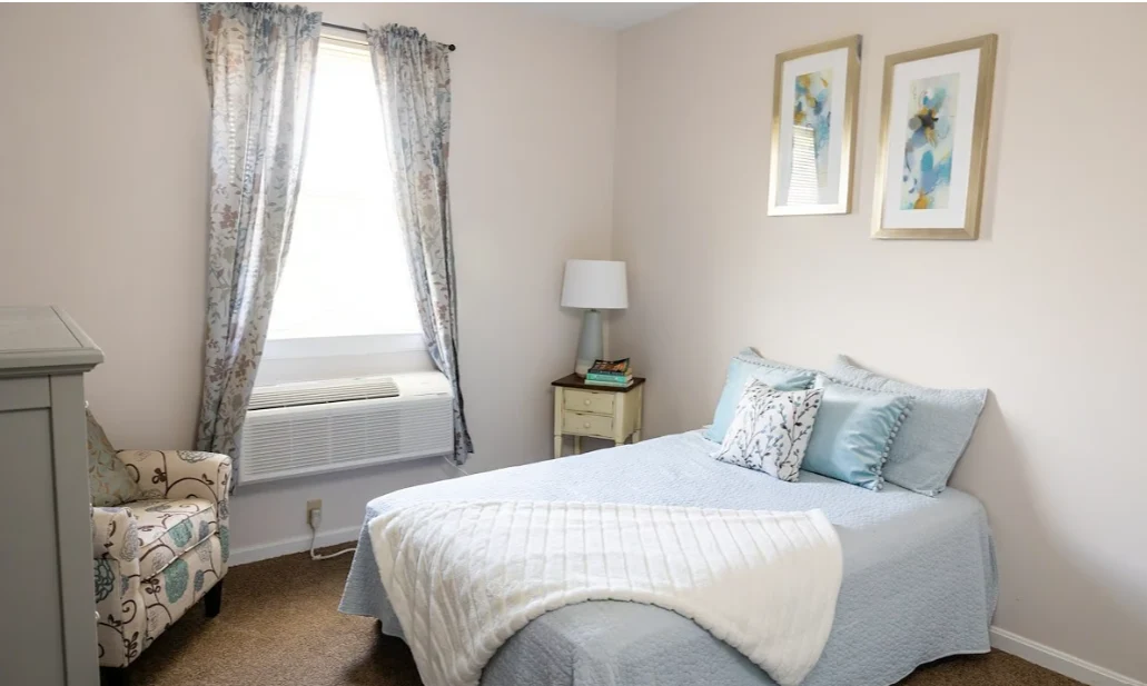 Image of Commonwealth Senior Living at Front Royal (4)