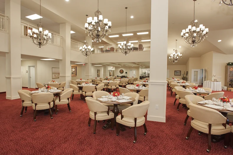 Cypress Springs Gracious Retirement Living Hawthorn Senior Independent Living in Lakewood Ranch, Florida dining room