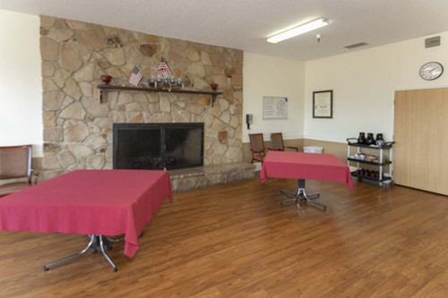 Image of Cloverdale Healthcare Center (4)