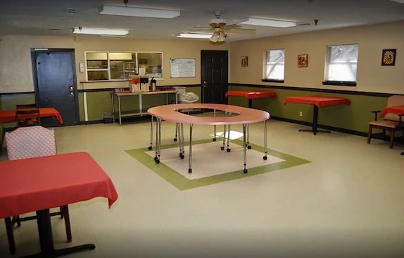 Image of Oak Manor Of Commerce Nursing And Rehabilitation (3)