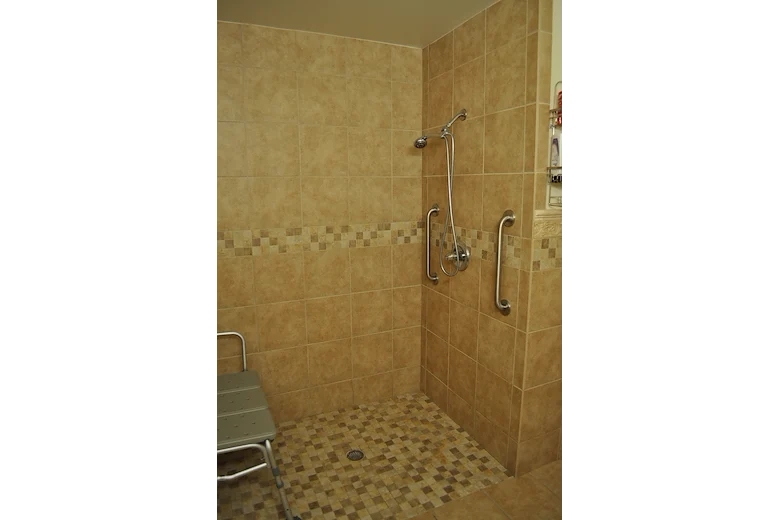 Image of Birchwood Manor (5)