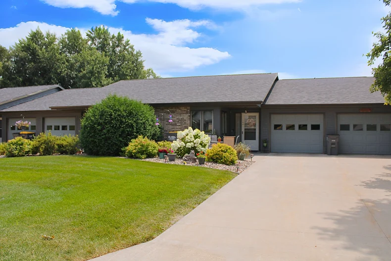 Image of Heights Town Homes (1)