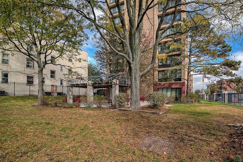 Image of Ocean Towers (5)