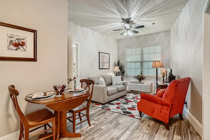 Image of Emerson South Collins (5)