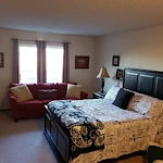 Image of Burgundy Place (7)