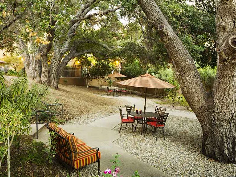 Image of Atria Santa Clarita (4)