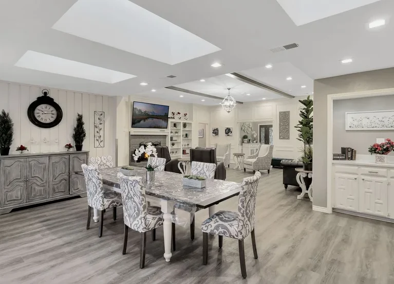 Image of Silver Leaf Remington (5)