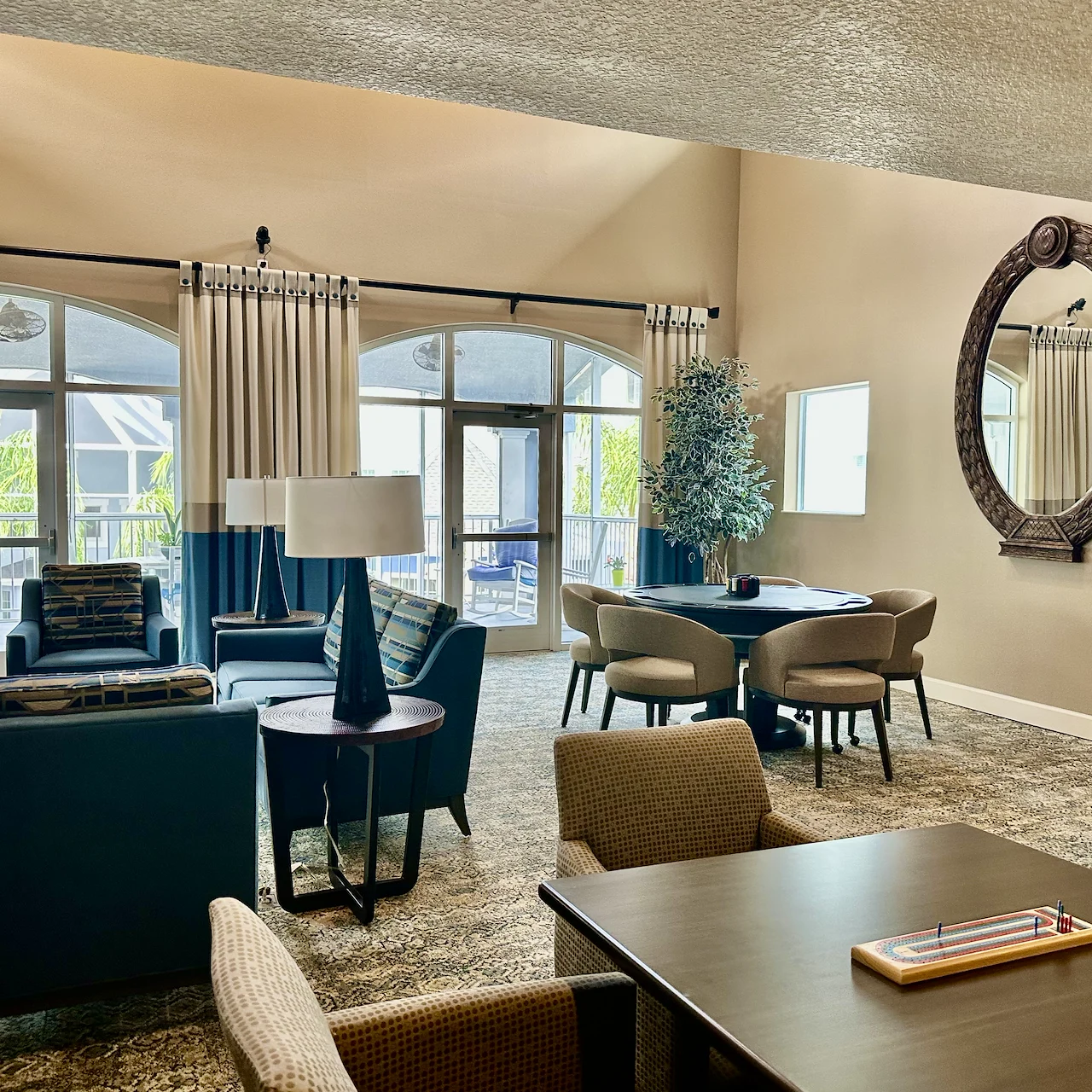 Alto Stuart, senior living community offering assisted living, memory care, and respite care in Stuart, FL, community gatthering area for socializing or activities