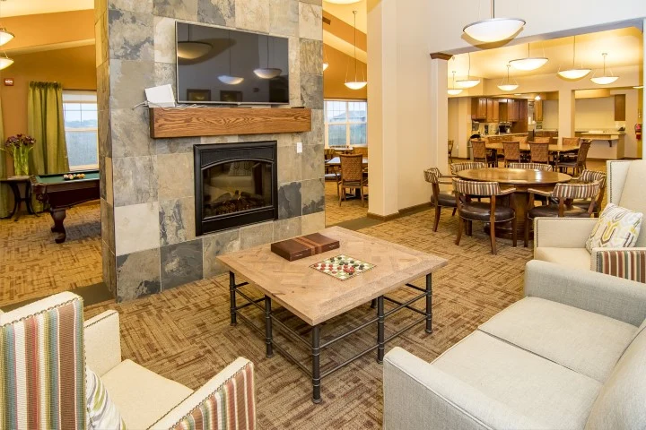 Image of Edgewood Pierre (6)